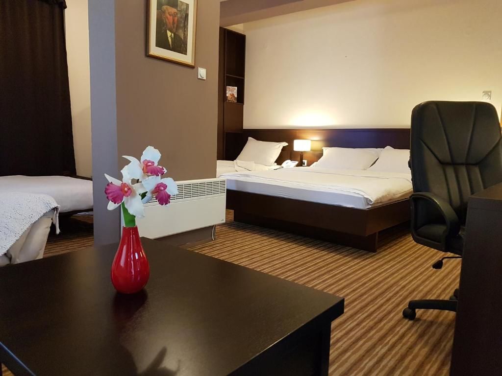 Отель Hotel Keto Подгорица